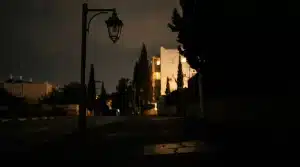 תביעה תאורה לקויה עירייה: מתי ניתן לתבוע וכיצד מקבלים פיצוי
